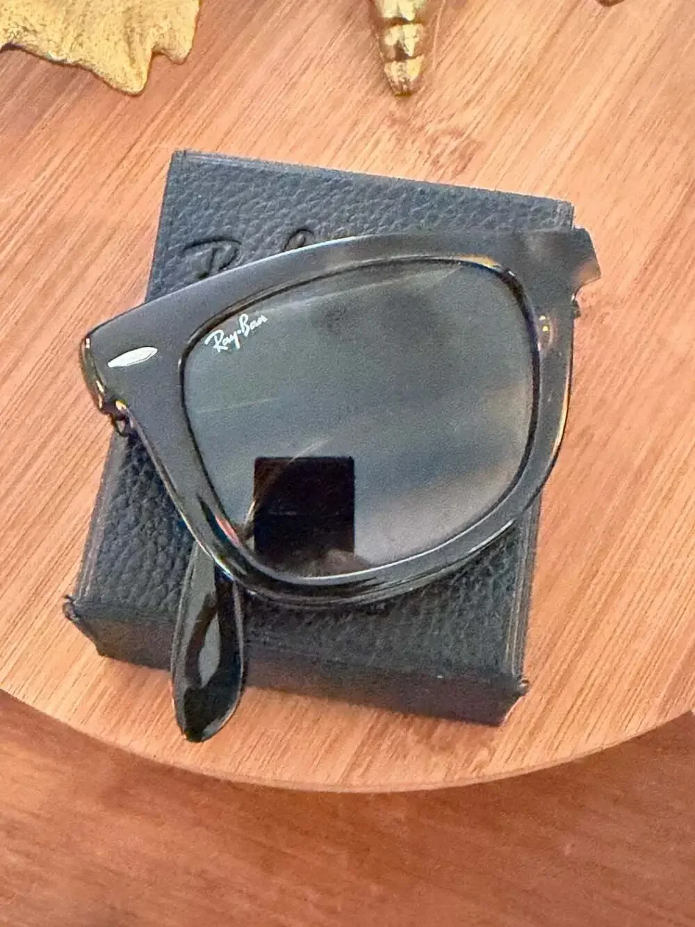 Ray-Ban fold shell